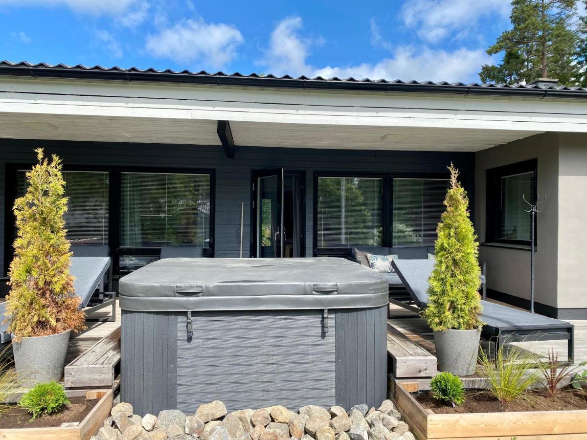 Idyllic Villa Unikko With Jacuzzi And Sauna Pori Exterior photo